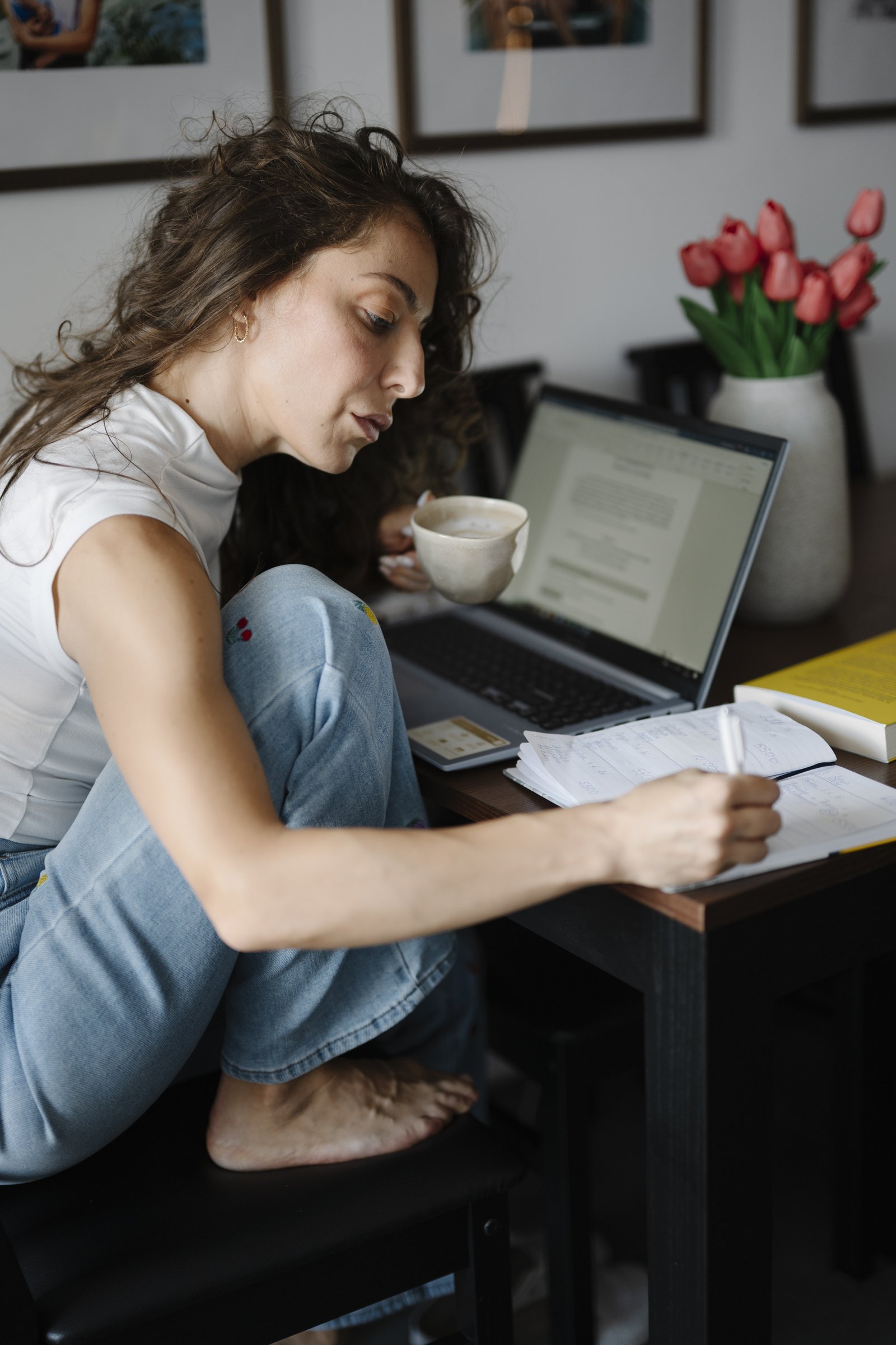 التخلص من عادة التسويف: لماذا نؤجل وكيف نتوقف؟
