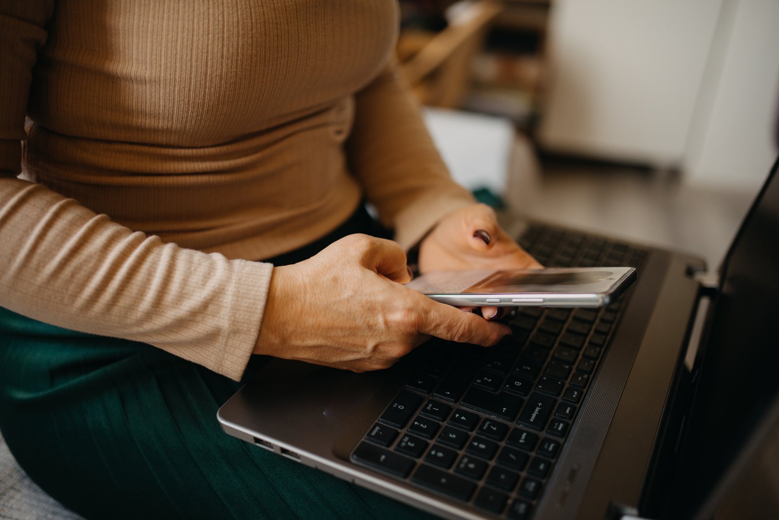 Dealing with Comparing Yourself to Others: How to Break the Exhausting Cycle