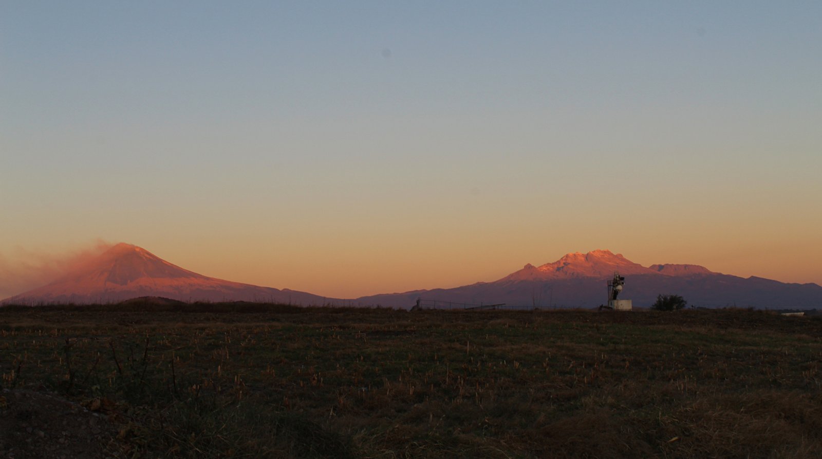 The Legend of Popocatépetl and Iztaccíhuatl